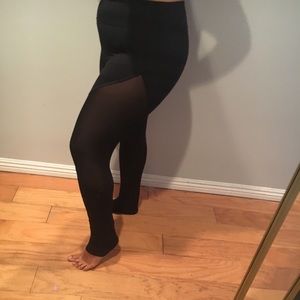 Plus size Black mesh panel yoga/workout leggings